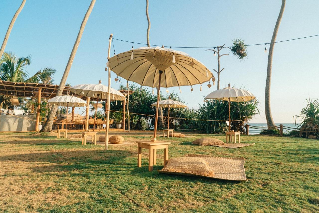 Dreamsea Sri Lanka Hotel Ahangama Bagian luar foto